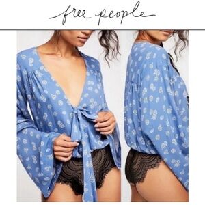 Free People Bodysuit Forties Feel Blue Floral Print Bell Sleeves Lace Sz S #925